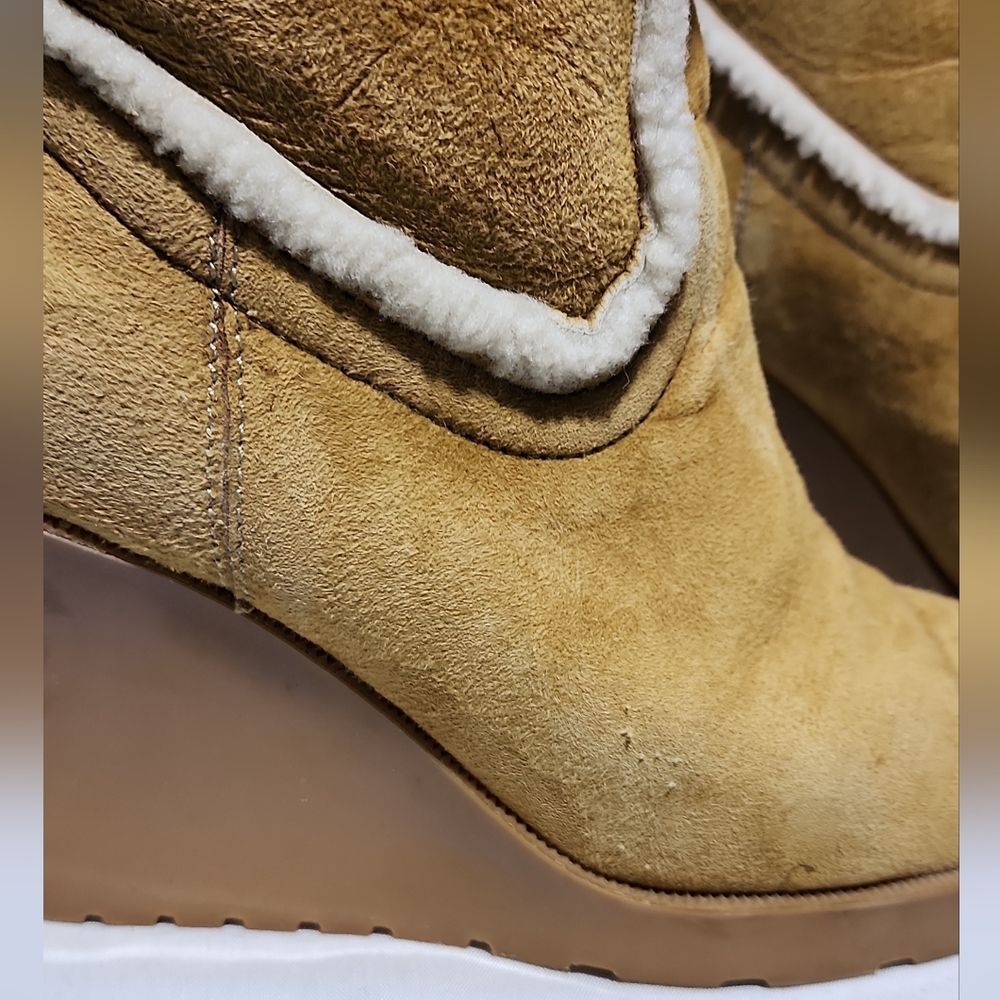 Gucci Tan Suede Shearling Wedge Heel Boots Womens 6.5 B Winter Luxury - Picture 11 of 15